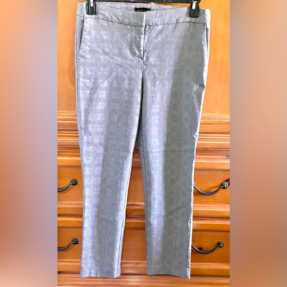 Adrienne Vittadini Size 10 Ladies Black and White Dressy Skinny Pants